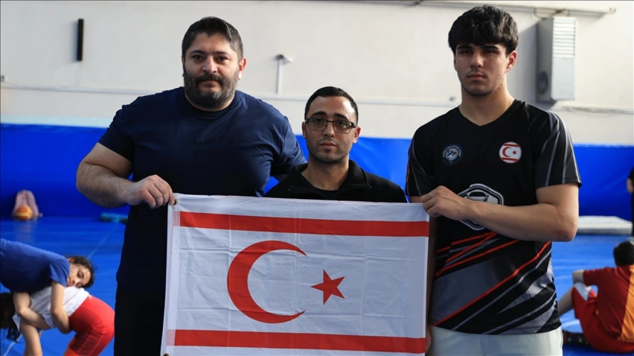 Türkiye'den KKTC'li güreşçilere destek