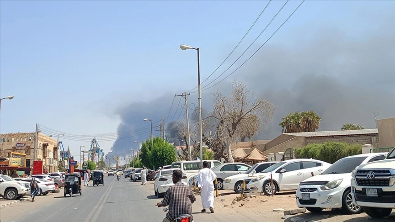 Türkiye'den Sudan'a 5 gündür süren yangınların söndürülmesi için malzeme ve ekipman desteğ