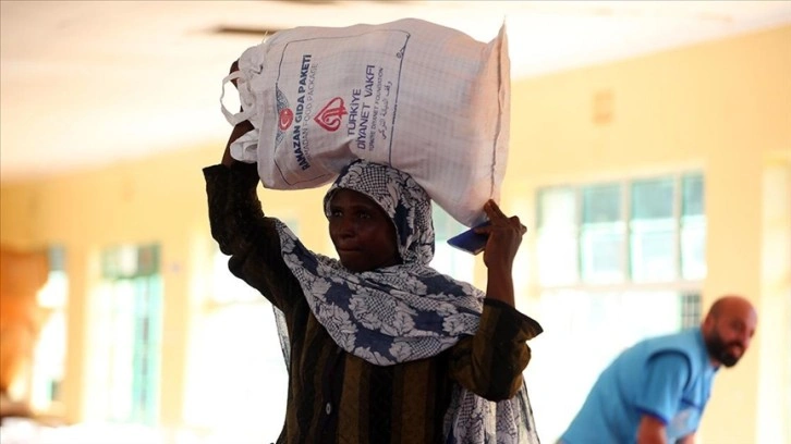 Türkiye Diyanet Vakfı, Kenya'da su kuyusu açtı, gıda yardımı dağıttı