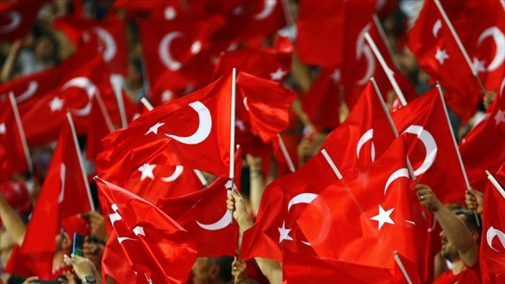 Türkiye-Ermenistan maçında tribünler Türk bayraklarıyla donatılacak