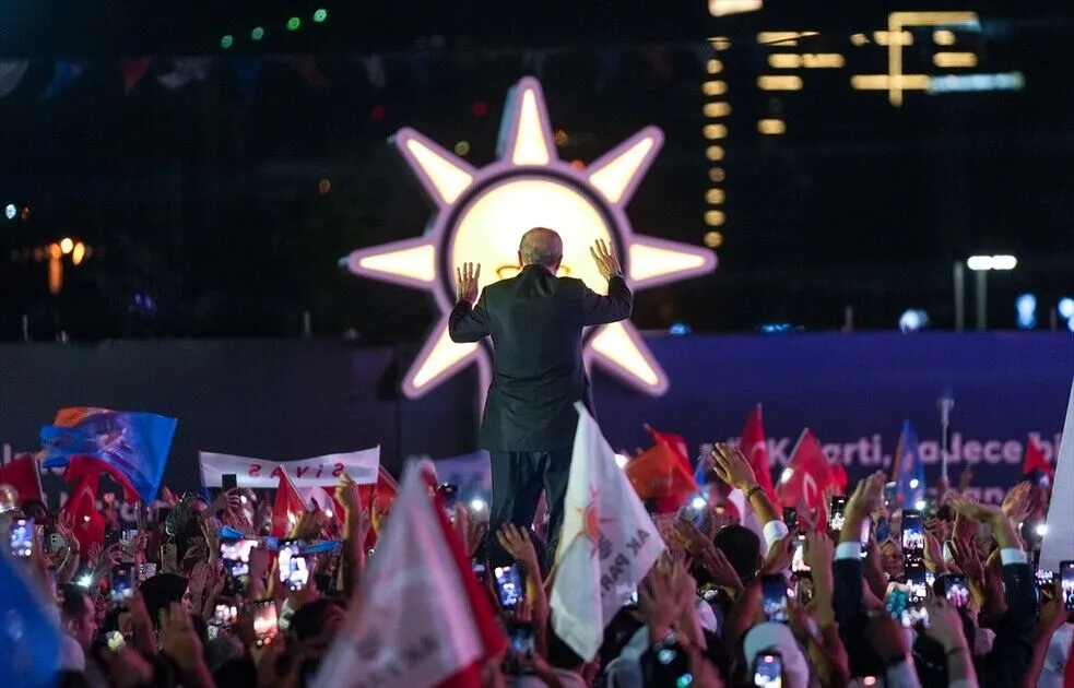 T&uuml;rkiye&rsquo;nin AKP&rsquo;li yılları -G&uuml;ven Akıncı, Z&uuml;rih&rsquo;ten yazdı-
