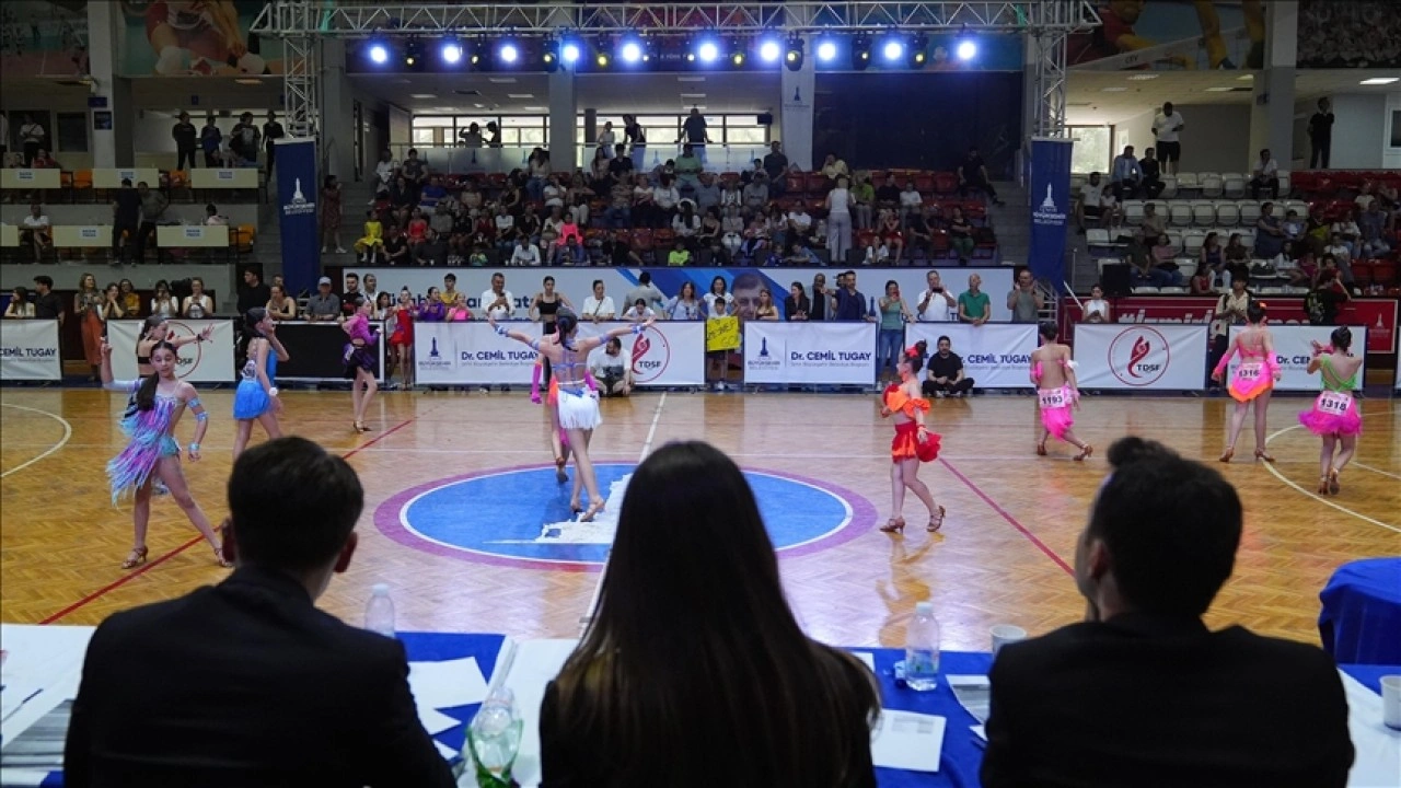 T&uuml;rkiye'nin dans sporlarında "en başarılı yılı" 2025 oldu