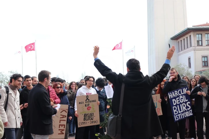 Türkiye’nin en pahalısı Koç Üniversitesi’nde sular durulmuyor, öğrenciler ayaklandı!