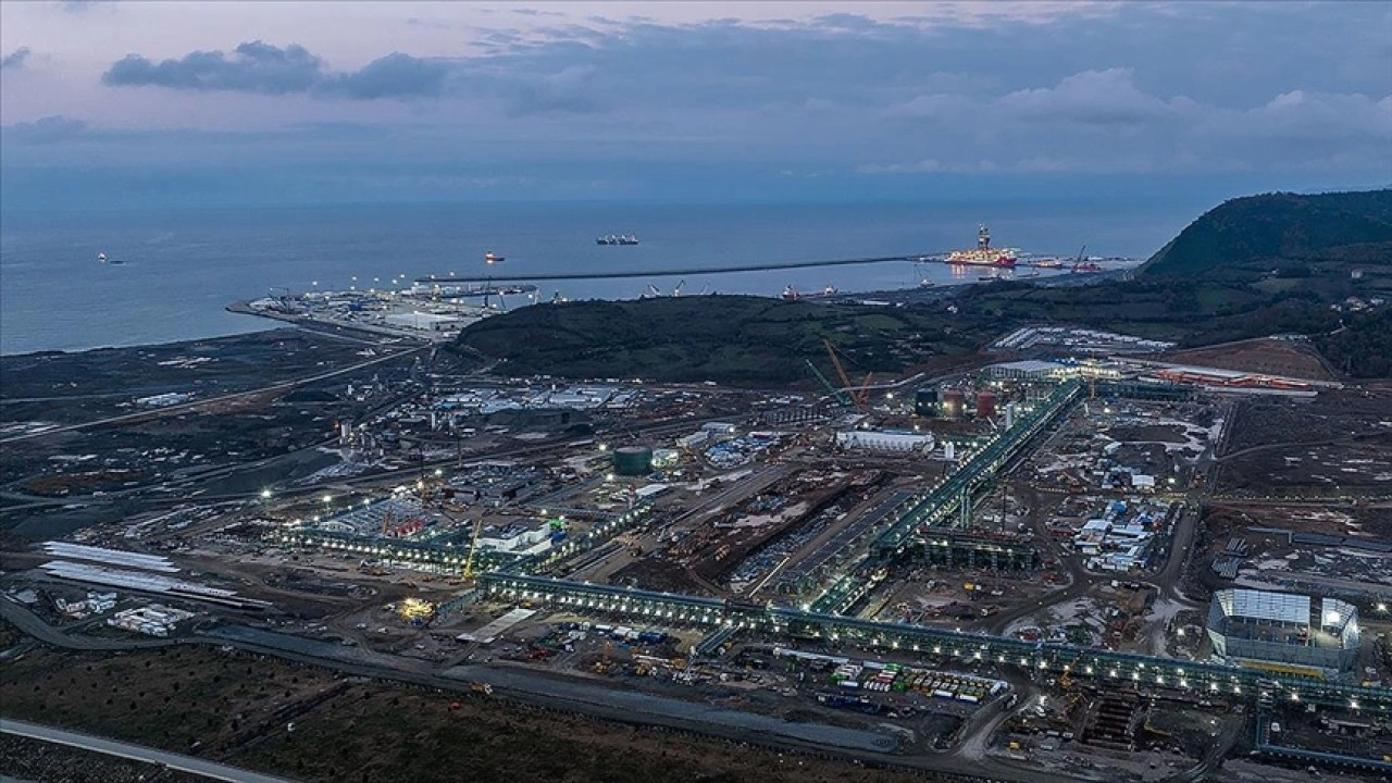 Türkiye'nin enerji ithalatı faturasında bu yıl yüzde 2,4 düşüş bekleniyor