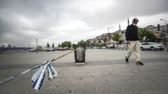 Türkiye salgının gölgesinde buruk bir bayram sabahına uyanacak