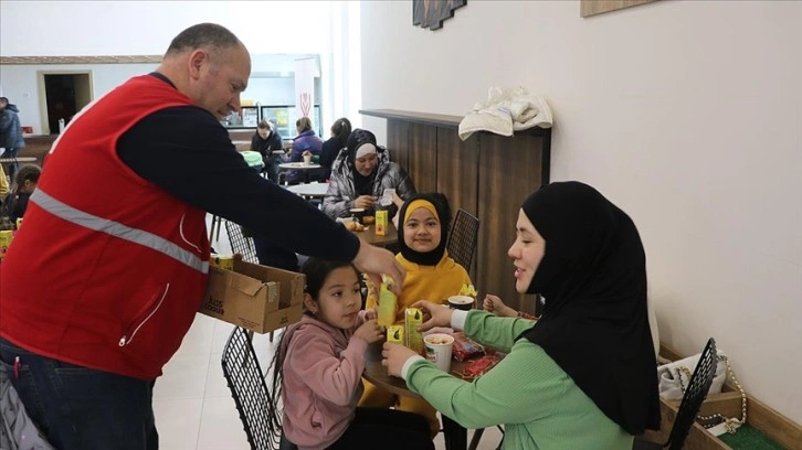 Türkiye, Ukrayna'dan ayrılan Türk Cumhuriyetleri vatandaşlarına 'güvenli geçiş' oluyo