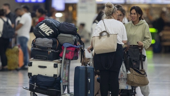 Türkiye'nin turizm cennetlerine ilgi havalimanı yolcu sayılarına yansıdı