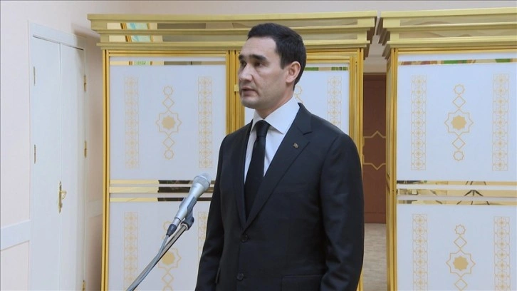 Türkmenistan’ın yeni devlet başkanı Serdar Berdimuhamedov yemin ederek göreve başladı