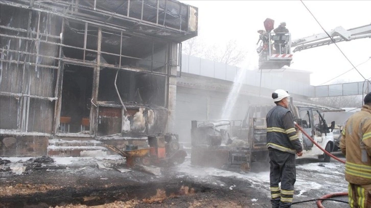 Tuzla'da kazı çalışmasında doğal gaz borusunun patlaması sonucu 1 işçi yaralandı