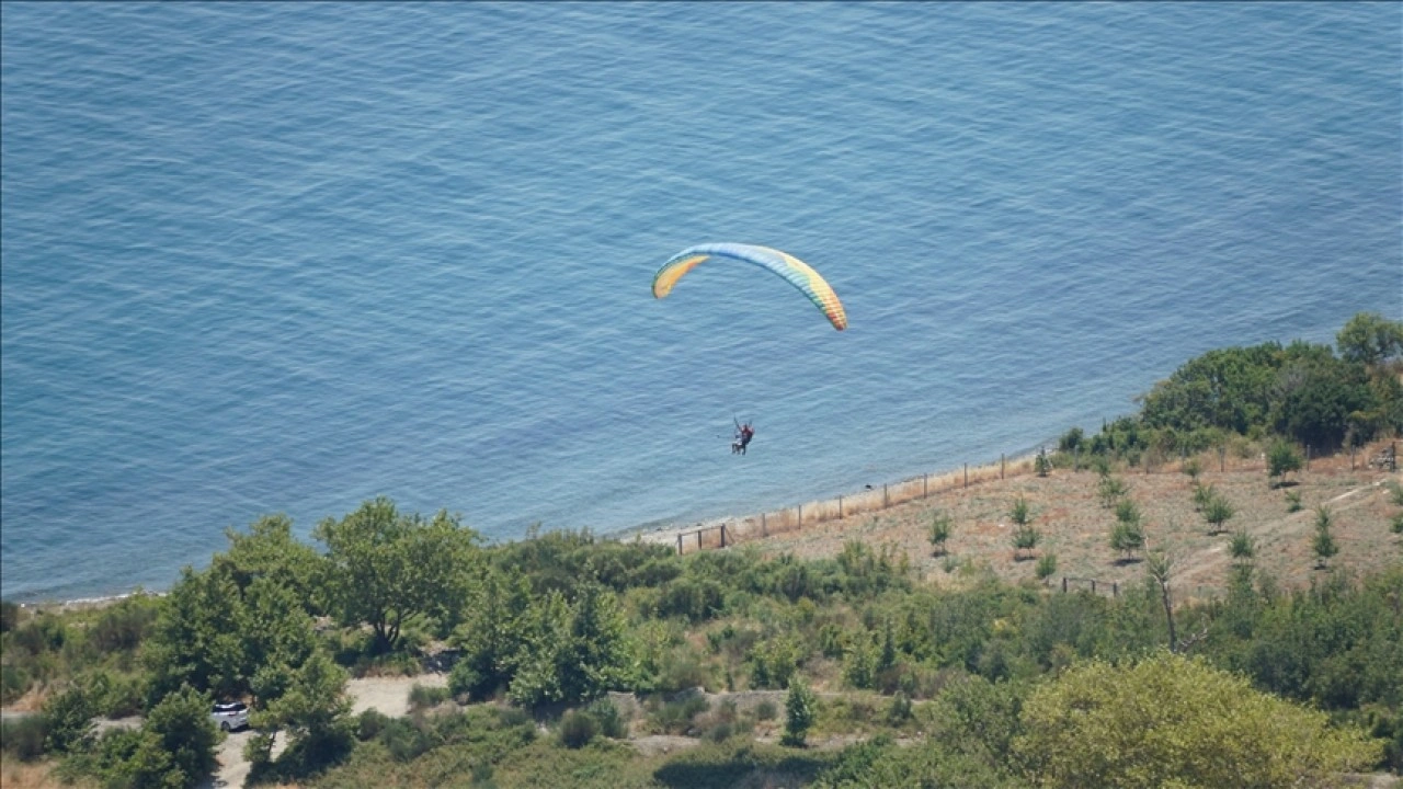 Uçmakdere'de adrenalin tutkunları gökyüzüyle buluşuyor