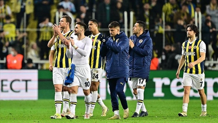 UEFA, Fenerbahçe'nin 3 maçlık deplasman yasağı cezasının bir maçını erteledi