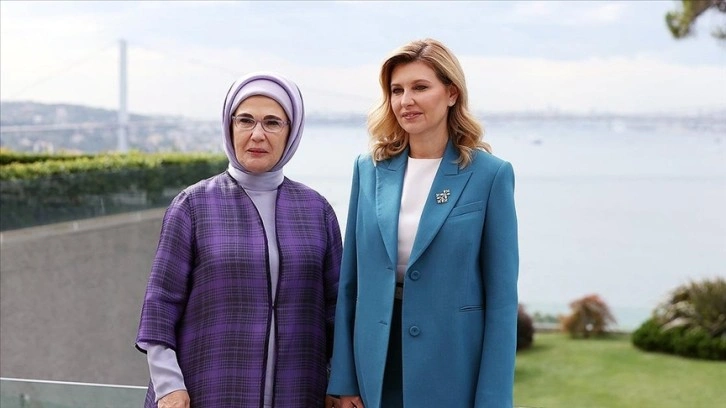Ukrayna Devlet Başkanı'nın eşi Zelenska, Emine Erdoğan'a 