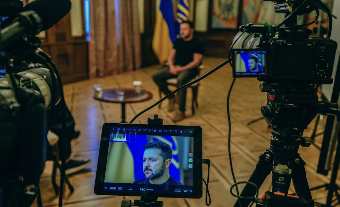 Ukrayna halkının Zelenskiy’ye tahammülü kalmadı -Erhan Kuadzba, Moskova'dan yazdı-