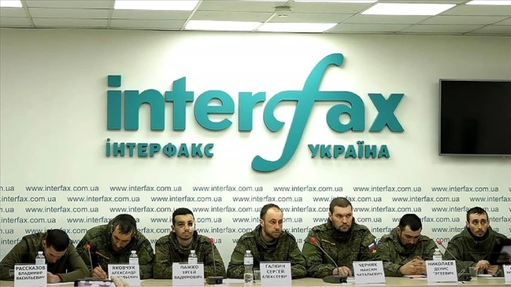 Ukrayna’da esir tutulan Rus askerleri düzenlenen basın toplantısında konuştu