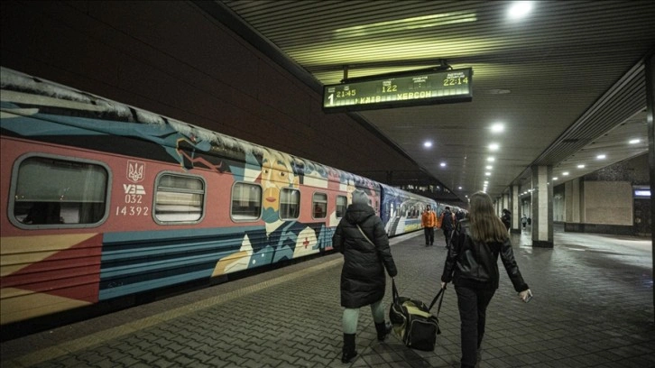 Ukrayna'da savaşın başlamasından sonra Herson'a giden ilk yolcu treni Kiev'den yola çıktı