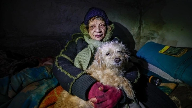 Ukrayna'daki savaşta evi yanan Vorobyova yeni yılı sığınakta karşılayacak