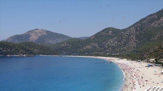 Ukraynalı 1,5 milyon turistin 800 bini Antalya'yı tercih ediyor