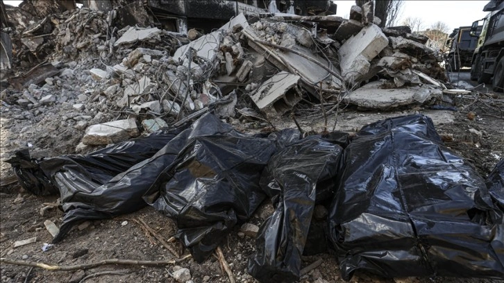 Ukrayna'nın Borodyanka kentindeki bina enkazlarından 7 ceset daha çıkarıldı