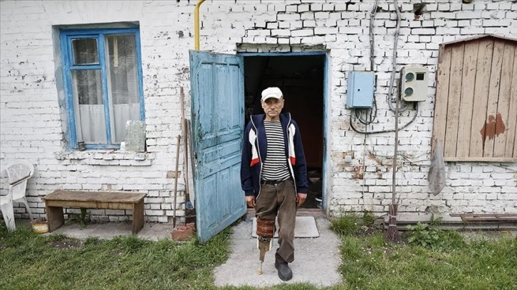 Ukrayna'nın Buzova köyü sakinleri, Rus saldırılarının ardından yaralarını sarıyor
