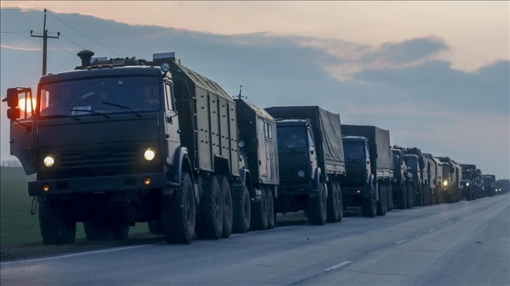 Ukrayna'nın Donbas bölgesi istikametinde Rus askeri konvoyu görüldü