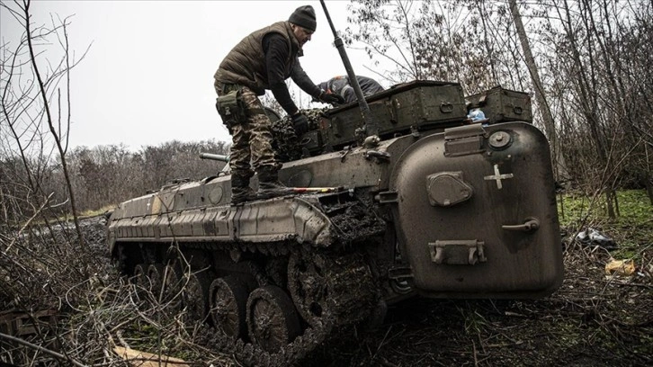 Ukrayna'nın Donetsk bölgesindeki çatışmalar ağır kış şartlarında sürüyor