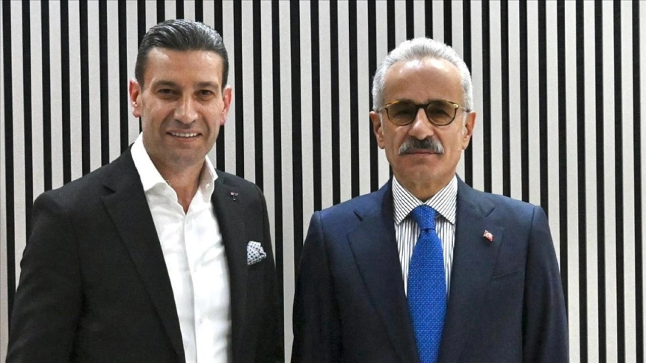 Ulaştırma ve Altyapı Bakanı Abdulkadir Uraloğlu, Türkiye Boks Federasyonunu ziyaret etti