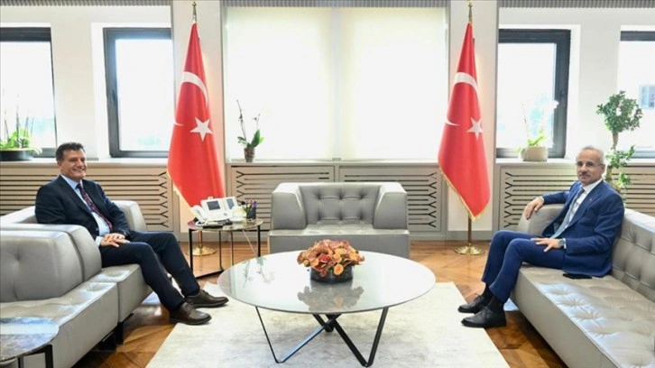 Ulaştırma ve Altyapı Bakanı Uraloğlu KKTC'li mevkidaşı Arıklı ile görüştü