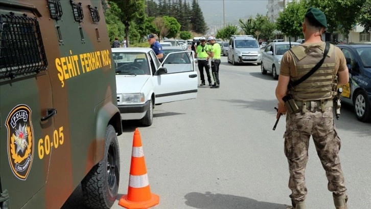 Ülke genelinde eş zamanlı 'Türkiye Güven Huzur' uygulaması gerçekleştirildi