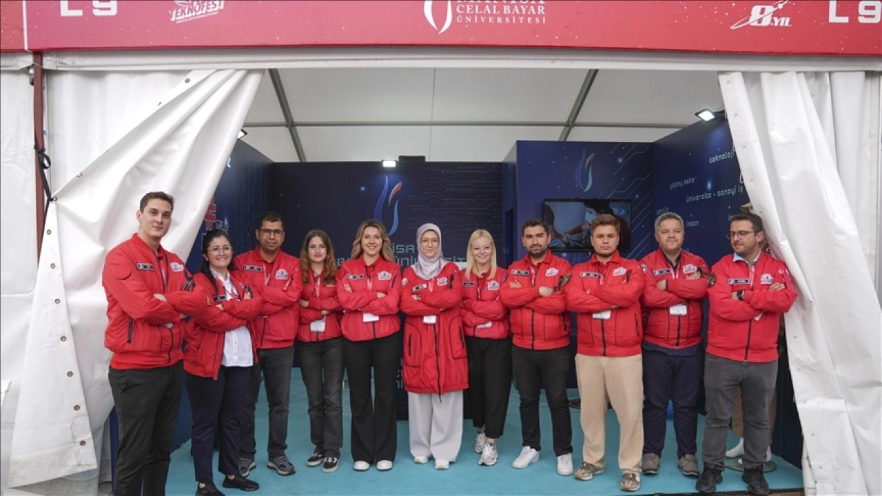 Üniversite öğrencilerinin çözünebilir balıkçı ağı projesi TEKNOFEST KKTC'de birinci oldu