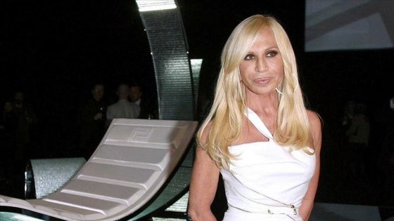 Ünlü İtalyan stilist Versace, Çin&#039;den özür diledi