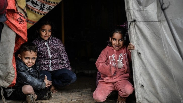 UNRWA Genel Komiseri, Gazze'de yarım milyondan fazla çocuğun eğitim alamadığını söyledi