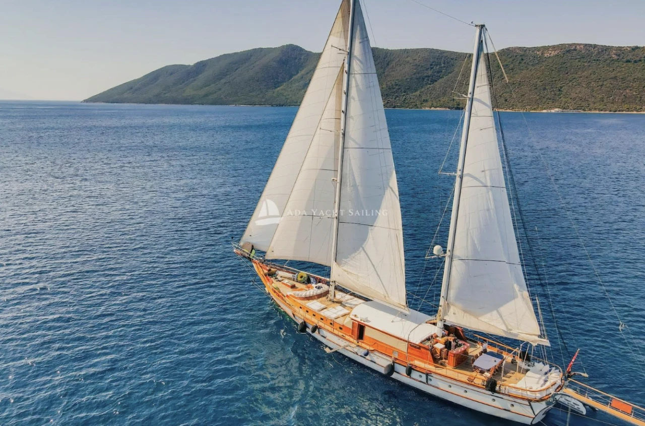 Unutulmaz Bir Mavi Yolculuk: Ada Yacht Sailing ile Özel Gulet Kiralama