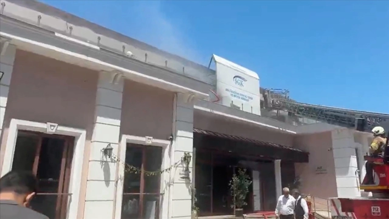 Üsküdar'da sosyal tesiste yangın