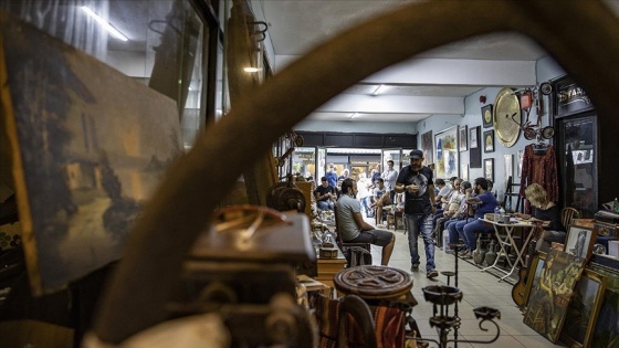 Üsküdar ve Balat'ın akşam mezatları İstanbul'a güzellik katıyor