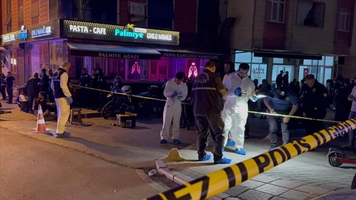 Üsküdar'daki bir kafede iki grup arasında çıkan çatışmada 3 kişi öldü, 2'si ağır 5 kişi yaralandı
