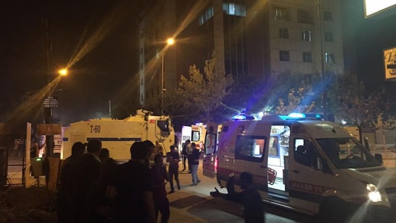 Van'da polis merkezine bomba yüklü araçla saldırı: 20 yaralı