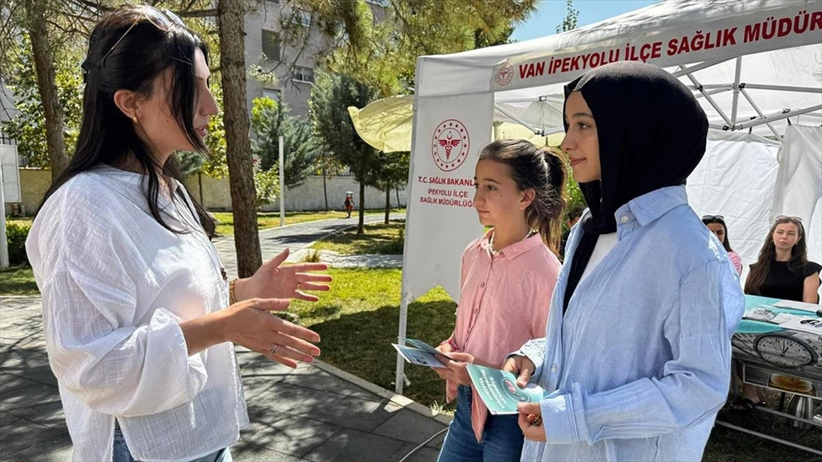 Van'da sağlık ekipleri çocuk ve gençlerin dijital bağımlılığına karşı mücadele veriyor