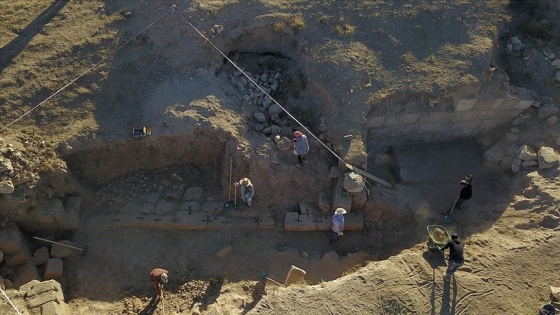 Van'daki antik kentin duvarları 'kırlangıç sistemi' ile depreme dayanıklı hale getirilmiş