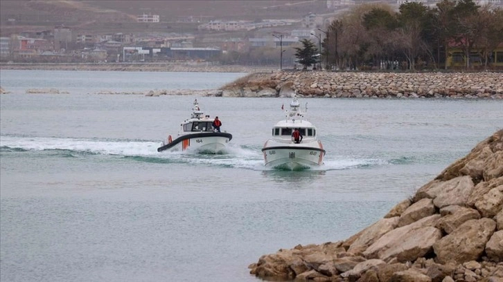 Van Gölü'ndeki inci kefallerini Sahil Güvenlik koruyacak