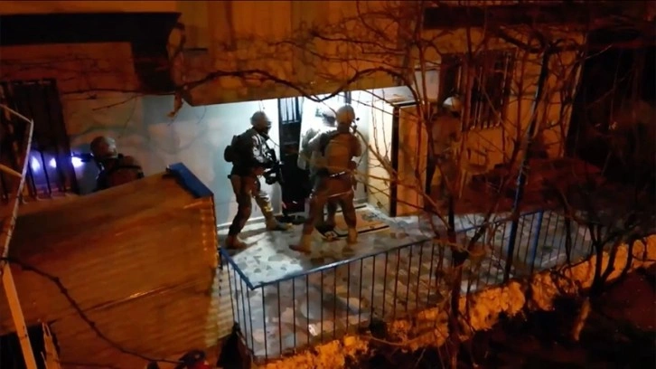 Van merkezli 14 ilde 'kanunsuz sokak eylemleri' yapan 340 şüpheli yakalandı