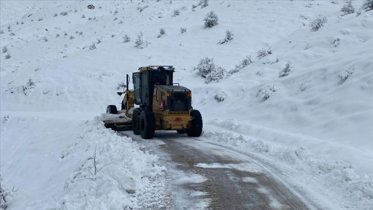 Van, Muş, Bitlis ve Hakkari'de 381 yerleşim birimine ulaşım sağlanamıyor