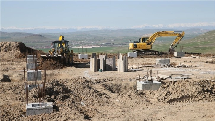 Van'da yeni tekstil fabrikalarıyla gençlere istihdam alanları oluşturuluyor