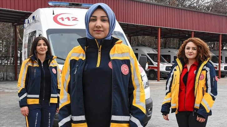 Van'ın kadın acil tıp teknikerleri hayat kurtarmak için zamanla yarışıyor