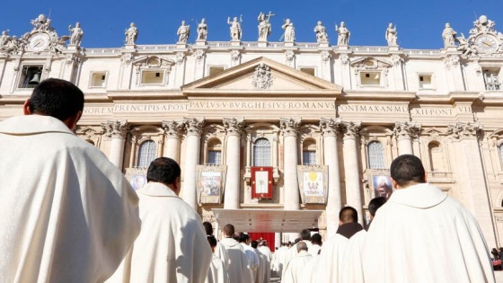 Vatikan'da 'çocuklara cinsel istismar' gündemde