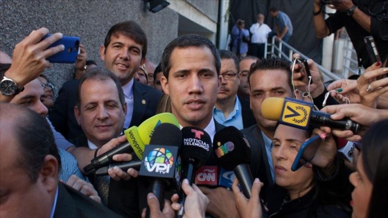 Venezuela'da Guaido ve beraberindeki muhalif parlamenterler Ulusal Meclis'e girdi
