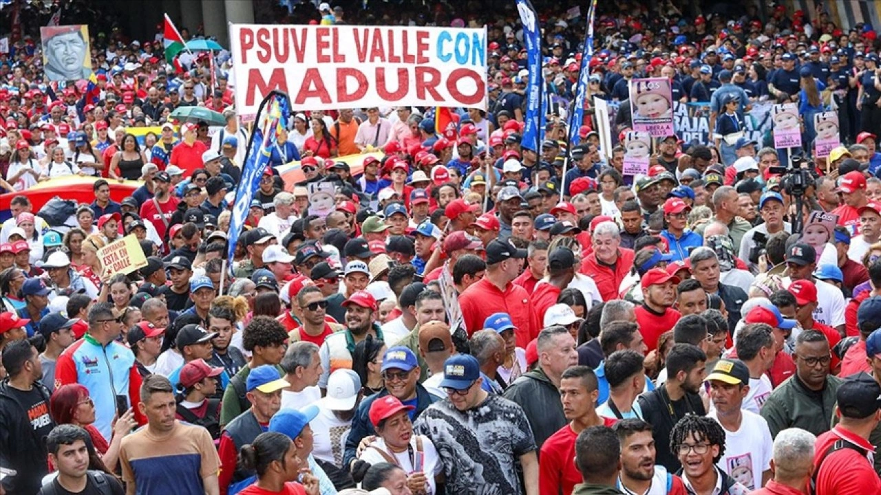Venezuela'da iktidar partisi parlamento ve bölgesel seçimlerde gücünü pekiştirdi