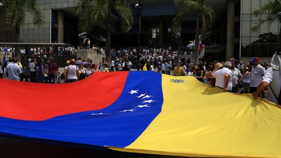 Venezuela'da muhalefet cumartesi sokakta
