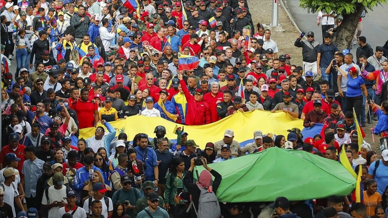 Venezuela lideri Maduro, ülke olarak varoluşsal bir dönemden geçtiklerini belirtti