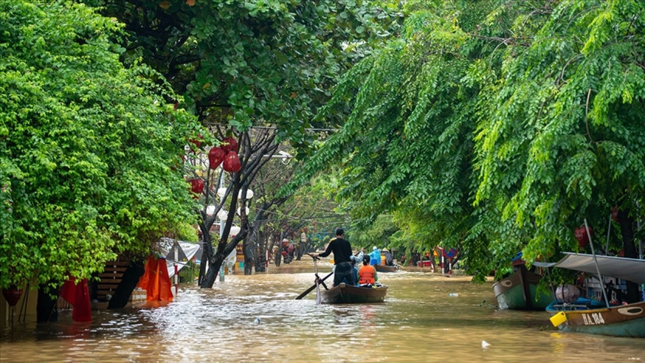 Vietnam'da sel ve heyelanlar sebebiyle ölenlerin sayısı 36'ya çıktı