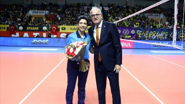 Voleybol hakemi Nurper Özbar'a Paris 2024 Olimpiyatları daveti